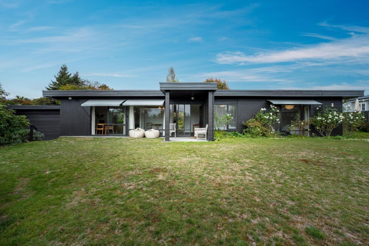 Henry'S Bach Villa Taupo Exterior photo