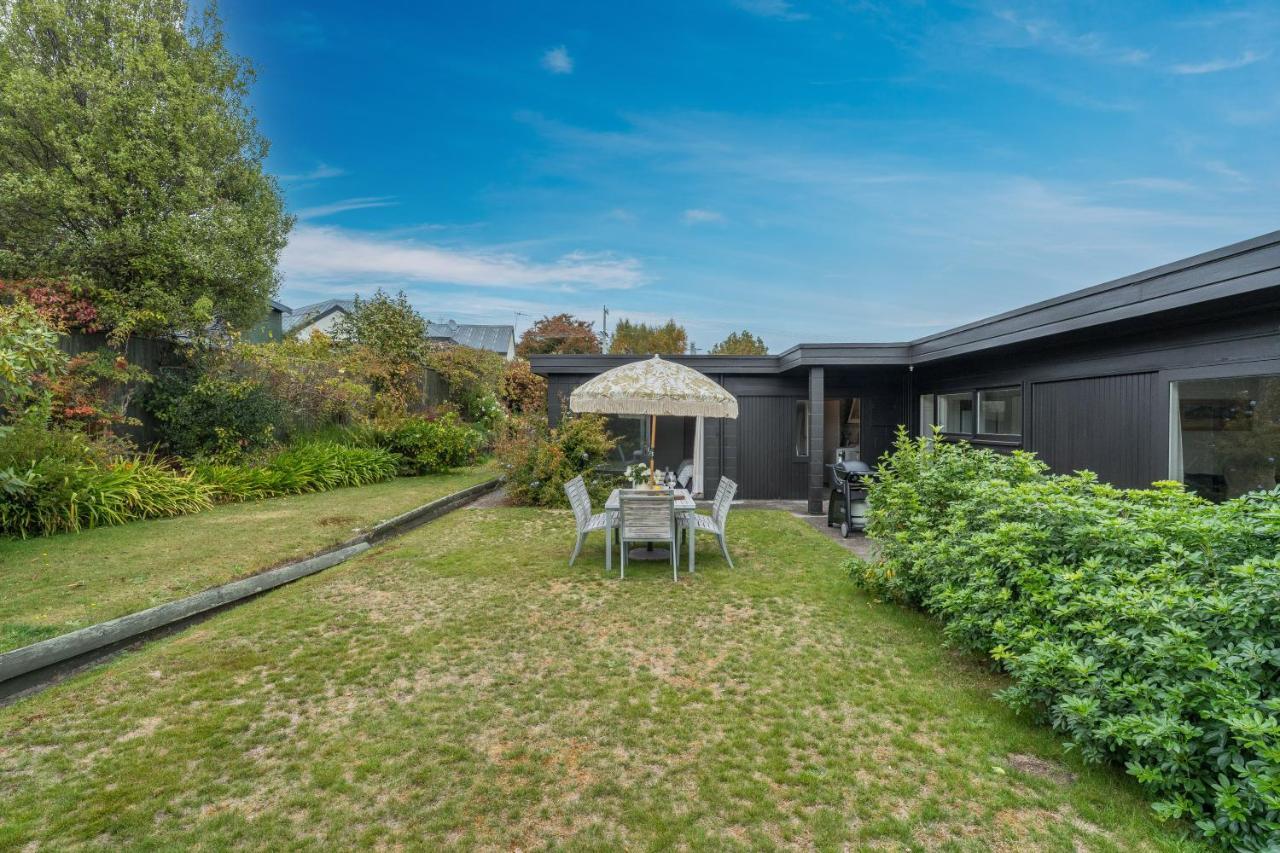 Henry'S Bach Villa Taupo Exterior photo