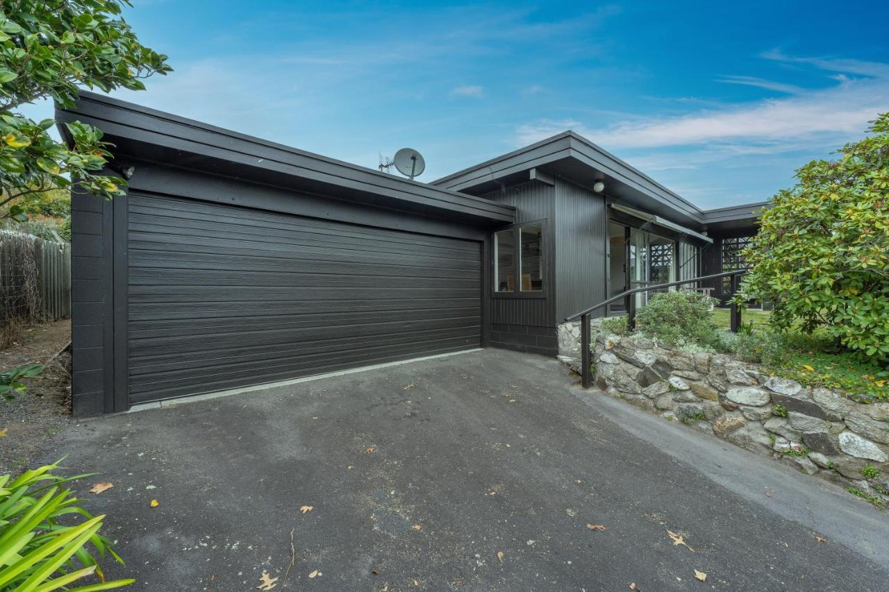 Henry'S Bach Villa Taupo Exterior photo