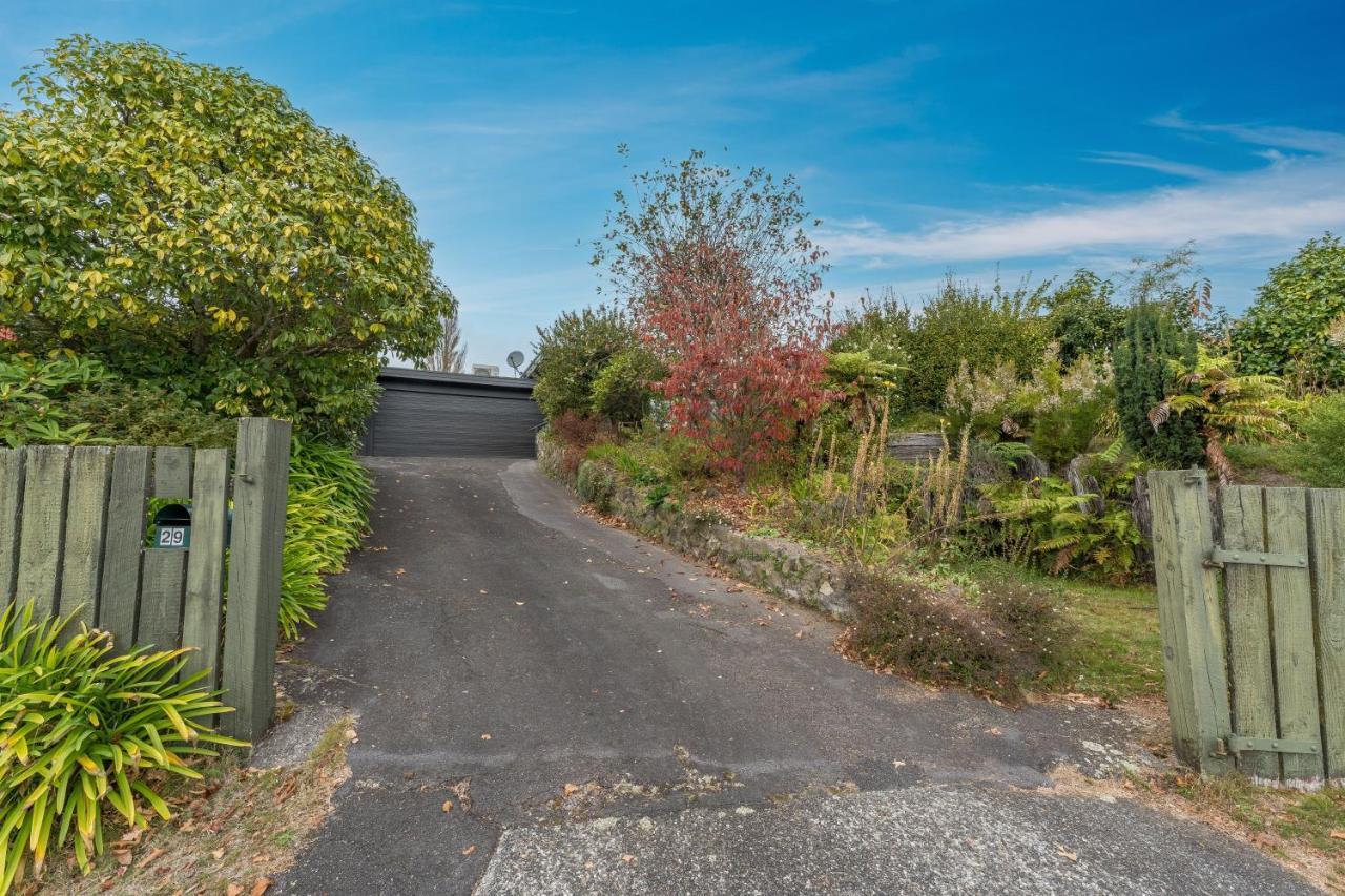 Henry'S Bach Villa Taupo Exterior photo