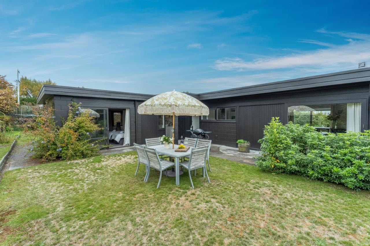 Henry'S Bach Villa Taupo Exterior photo